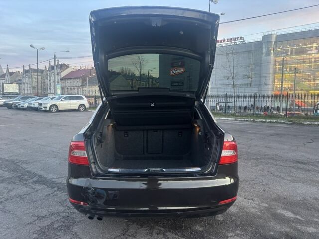 Коричневый Шкода Суперб, объемом двигателя 1.6 л и пробегом 270 тыс. км за 10800 $, фото 4 на Automoto.ua