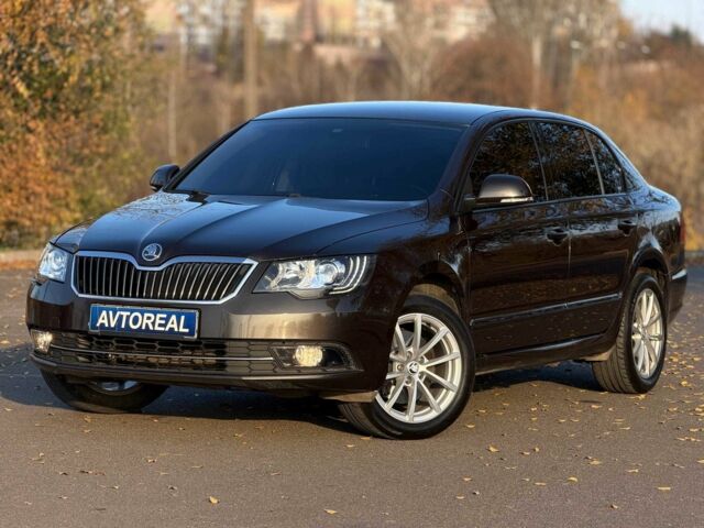 Коричневый Шкода Суперб, объемом двигателя 0 л и пробегом 235 тыс. км за 12600 $, фото 1 на Automoto.ua
