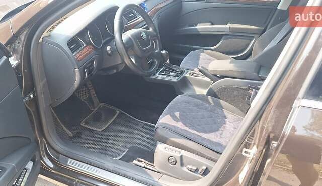 Коричневый Шкода Суперб, объемом двигателя 1.8 л и пробегом 212 тыс. км за 11800 $, фото 9 на Automoto.ua