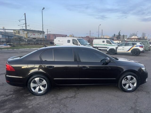 Коричневый Шкода Суперб, объемом двигателя 1.6 л и пробегом 270 тыс. км за 10800 $, фото 2 на Automoto.ua