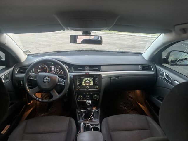 Коричневый Шкода Суперб, объемом двигателя 1.6 л и пробегом 270 тыс. км за 10800 $, фото 5 на Automoto.ua