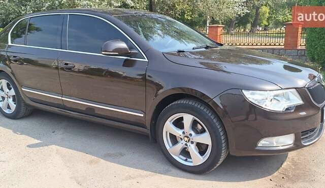 Коричневый Шкода Суперб, объемом двигателя 1.8 л и пробегом 212 тыс. км за 11800 $, фото 7 на Automoto.ua