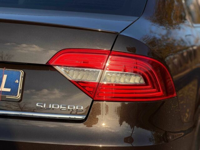 Коричневый Шкода Суперб, объемом двигателя 0 л и пробегом 235 тыс. км за 12600 $, фото 7 на Automoto.ua