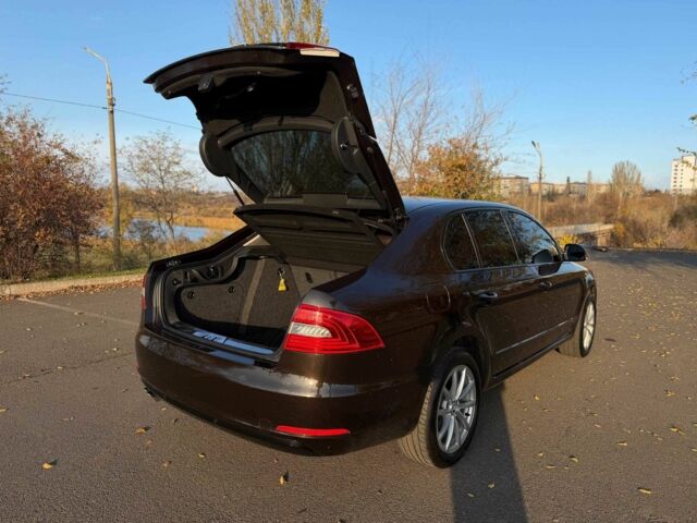 Коричневый Шкода Суперб, объемом двигателя 0 л и пробегом 235 тыс. км за 12600 $, фото 9 на Automoto.ua