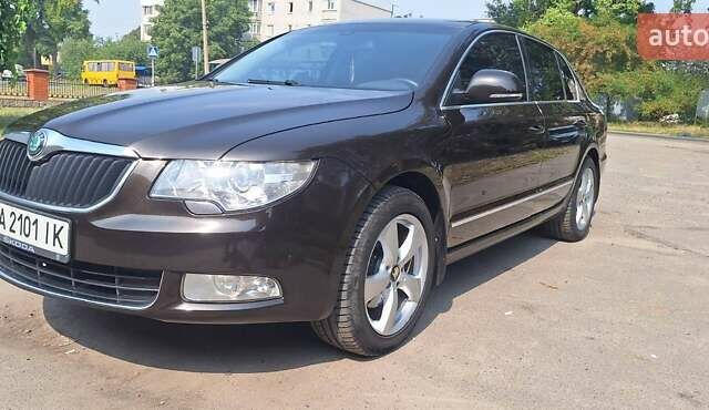 Коричневый Шкода Суперб, объемом двигателя 1.8 л и пробегом 212 тыс. км за 11800 $, фото 4 на Automoto.ua