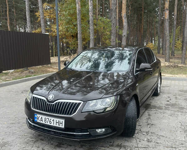 Коричневый Шкода Суперб, объемом двигателя 1.8 л и пробегом 218 тыс. км за 10800 $, фото 1 на Automoto.ua