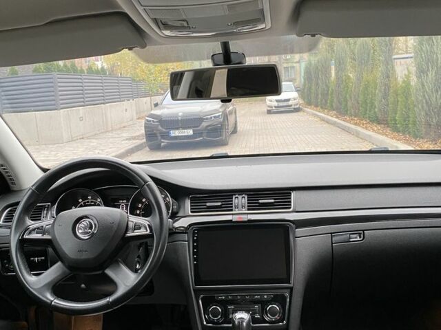 Коричневый Шкода Суперб, объемом двигателя 1.8 л и пробегом 200 тыс. км за 12500 $, фото 5 на Automoto.ua