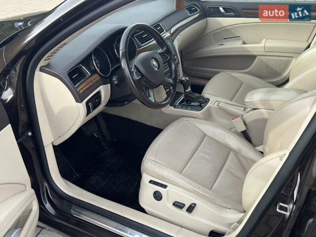 Коричневий Шкода Суперб, об'ємом двигуна 2 л та пробігом 280 тис. км за 14200 $, фото 16 на Automoto.ua