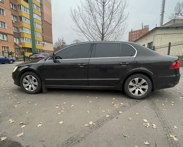 Коричневый Шкода Суперб, объемом двигателя 1.8 л и пробегом 240 тыс. км за 10000 $, фото 7 на Automoto.ua