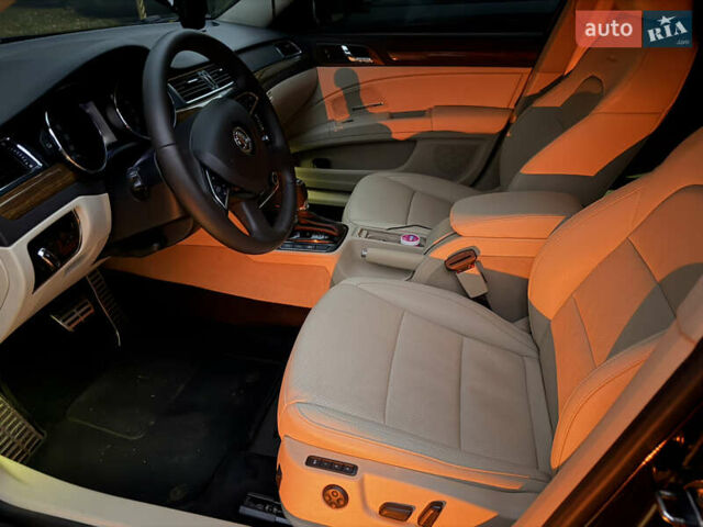 Коричневый Шкода Суперб, объемом двигателя 1.97 л и пробегом 189 тыс. км за 16000 $, фото 18 на Automoto.ua