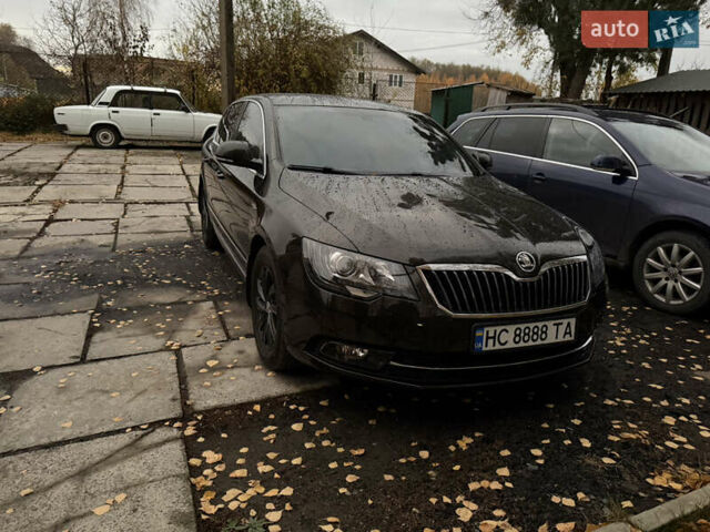 Коричневый Шкода Суперб, объемом двигателя 1.97 л и пробегом 189 тыс. км за 16000 $, фото 5 на Automoto.ua