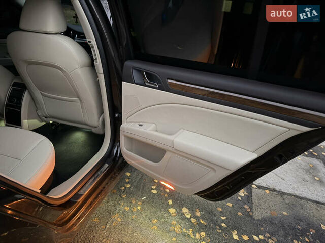 Коричневый Шкода Суперб, объемом двигателя 1.97 л и пробегом 189 тыс. км за 16000 $, фото 7 на Automoto.ua