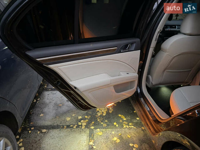 Коричневый Шкода Суперб, объемом двигателя 1.97 л и пробегом 189 тыс. км за 16000 $, фото 12 на Automoto.ua