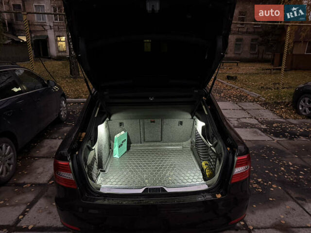 Коричневый Шкода Суперб, объемом двигателя 1.97 л и пробегом 189 тыс. км за 16000 $, фото 11 на Automoto.ua