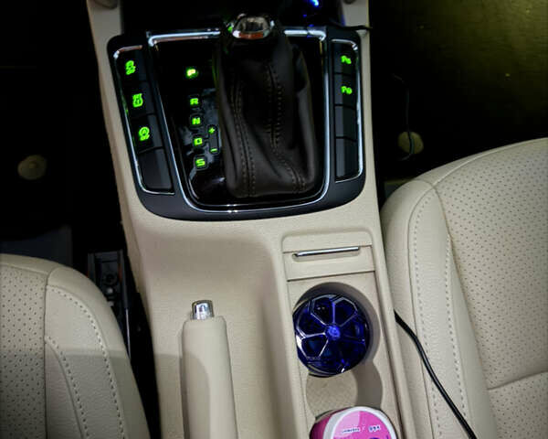 Коричневый Шкода Суперб, объемом двигателя 1.97 л и пробегом 189 тыс. км за 16000 $, фото 33 на Automoto.ua