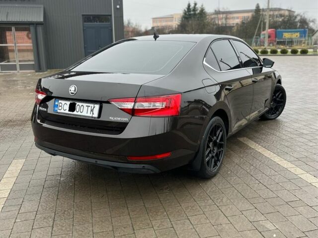 Коричневий Шкода Суперб, об'ємом двигуна 1.8 л та пробігом 160 тис. км за 11800 $, фото 2 на Automoto.ua