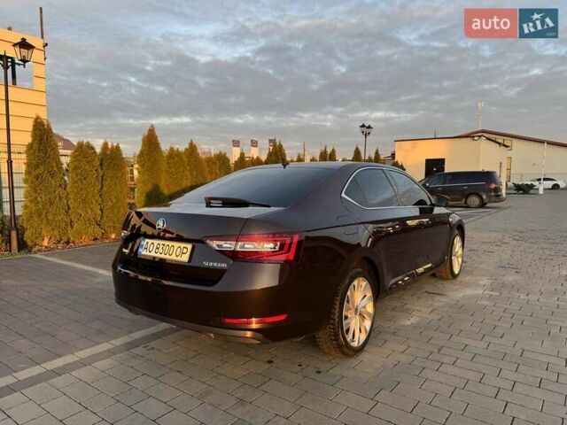 Коричневый Шкода Суперб, объемом двигателя 1.97 л и пробегом 245 тыс. км за 17900 $, фото 3 на Automoto.ua