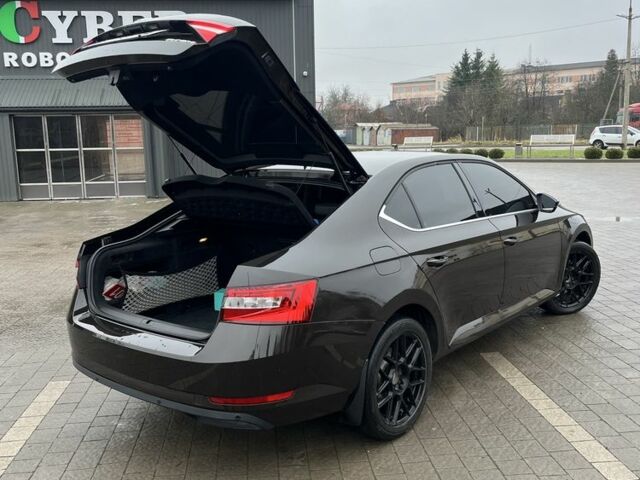 Коричневий Шкода Суперб, об'ємом двигуна 1.8 л та пробігом 160 тис. км за 11800 $, фото 3 на Automoto.ua