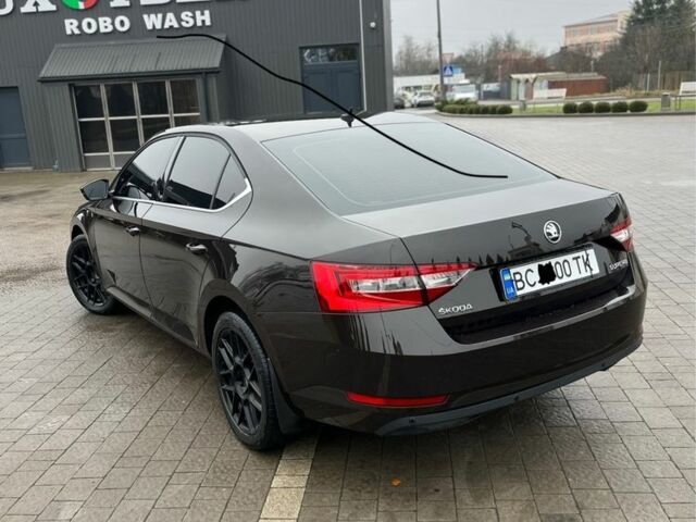 Коричневий Шкода Суперб, об'ємом двигуна 1.8 л та пробігом 160 тис. км за 11800 $, фото 4 на Automoto.ua