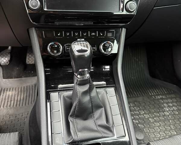 Коричневий Шкода Суперб, об'ємом двигуна 1.8 л та пробігом 116 тис. км за 17000 $, фото 3 на Automoto.ua