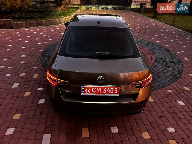 Коричневий Шкода Суперб, об'ємом двигуна 2 л та пробігом 247 тис. км за 18700 $, фото 84 на Automoto.ua