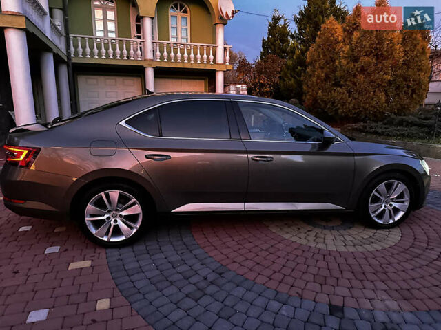 Коричневий Шкода Суперб, об'ємом двигуна 2 л та пробігом 247 тис. км за 18700 $, фото 85 на Automoto.ua