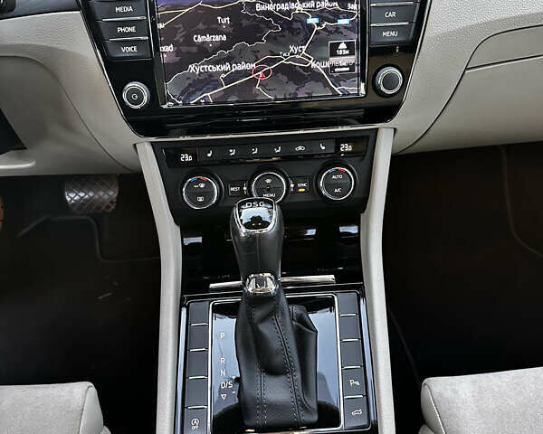 Коричневий Шкода Суперб, об'ємом двигуна 2 л та пробігом 247 тис. км за 18700 $, фото 50 на Automoto.ua