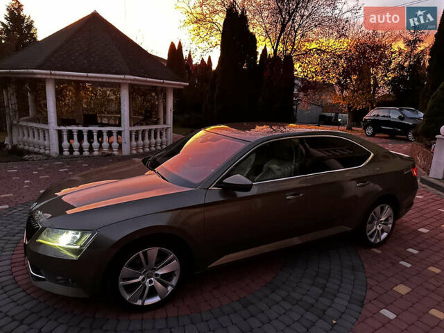 Коричневий Шкода Суперб, об'ємом двигуна 2 л та пробігом 247 тис. км за 18700 $, фото 87 на Automoto.ua