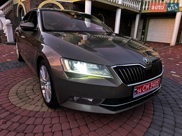 Коричневий Шкода Суперб, об'ємом двигуна 2 л та пробігом 247 тис. км за 18700 $, фото 90 на Automoto.ua