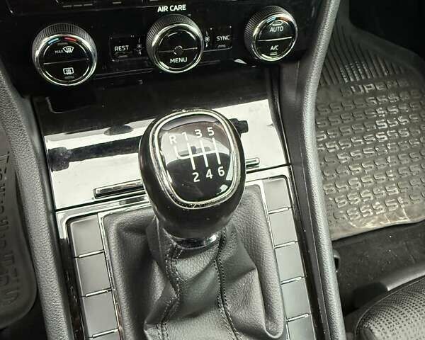 Коричневий Шкода Суперб, об'ємом двигуна 1.8 л та пробігом 116 тис. км за 17000 $, фото 8 на Automoto.ua