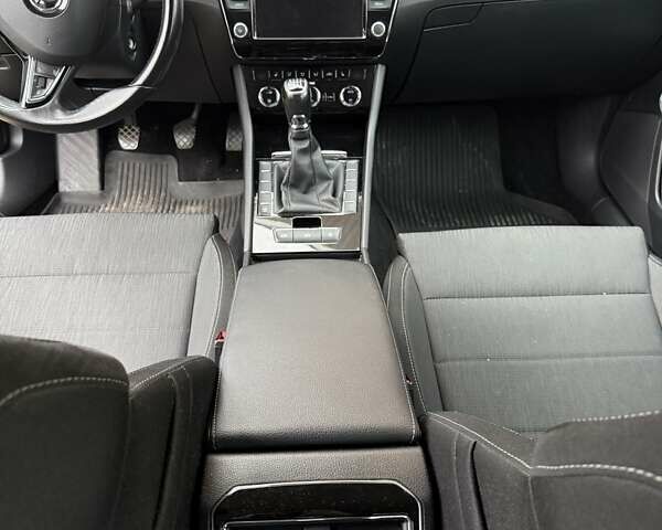 Коричневий Шкода Суперб, об'ємом двигуна 1.8 л та пробігом 116 тис. км за 17000 $, фото 4 на Automoto.ua