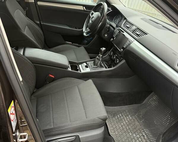 Коричневий Шкода Суперб, об'ємом двигуна 1.8 л та пробігом 116 тис. км за 17000 $, фото 13 на Automoto.ua