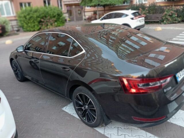 Коричневый Шкода Суперб, объемом двигателя 2 л и пробегом 231 тыс. км за 19200 $, фото 1 на Automoto.ua