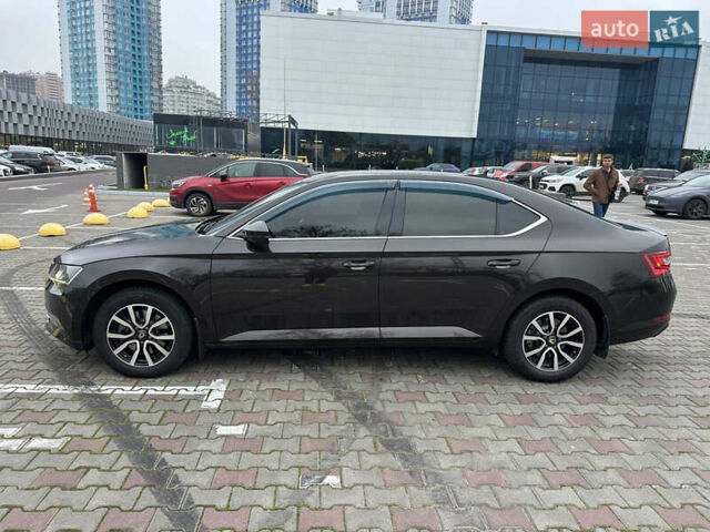 Коричневый Шкода Суперб, объемом двигателя 1.8 л и пробегом 83 тыс. км за 18900 $, фото 1 на Automoto.ua