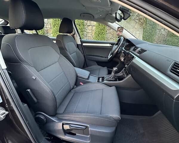 Коричневий Шкода Суперб, об'ємом двигуна 1.97 л та пробігом 197 тис. км за 18750 $, фото 86 на Automoto.ua