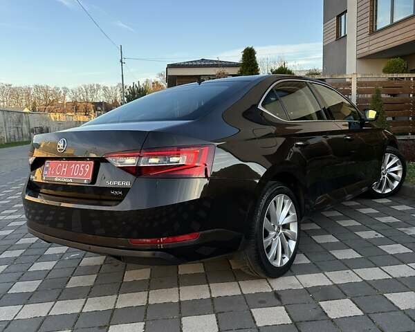 Коричневий Шкода Суперб, об'ємом двигуна 1.97 л та пробігом 197 тис. км за 18750 $, фото 58 на Automoto.ua