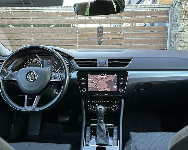 Коричневий Шкода Суперб, об'ємом двигуна 1.97 л та пробігом 197 тис. км за 18750 $, фото 77 на Automoto.ua