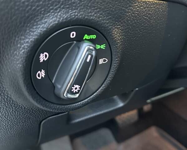 Коричневий Шкода Суперб, об'ємом двигуна 1.97 л та пробігом 197 тис. км за 18750 $, фото 99 на Automoto.ua