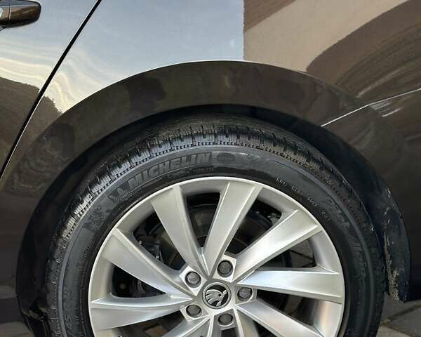 Коричневий Шкода Суперб, об'ємом двигуна 1.97 л та пробігом 197 тис. км за 18750 $, фото 18 на Automoto.ua