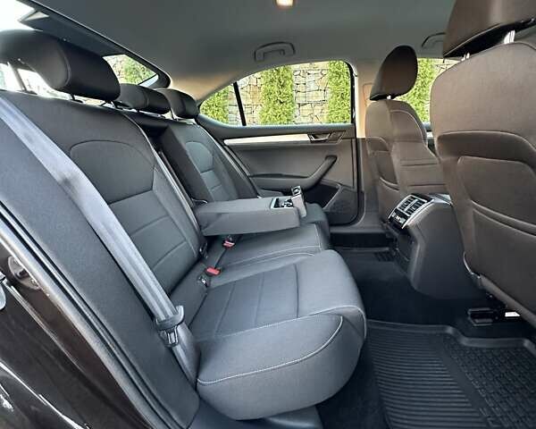 Коричневий Шкода Суперб, об'ємом двигуна 1.97 л та пробігом 197 тис. км за 18750 $, фото 125 на Automoto.ua