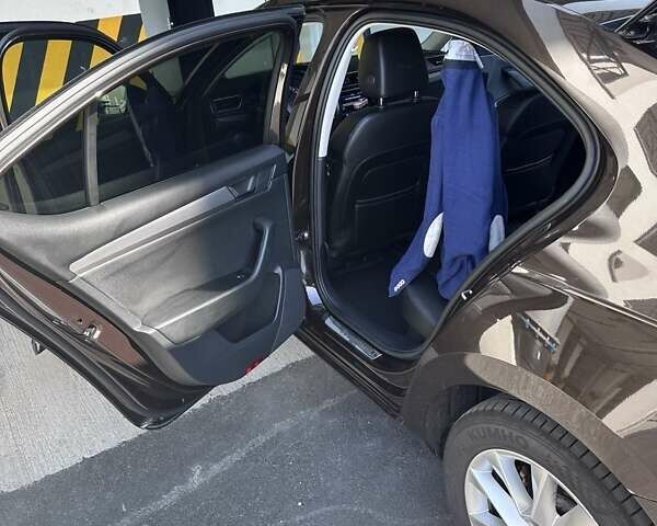 Коричневий Шкода Суперб, об'ємом двигуна 1.8 л та пробігом 225 тис. км за 20000 $, фото 26 на Automoto.ua