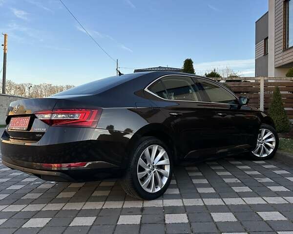 Коричневий Шкода Суперб, об'ємом двигуна 1.97 л та пробігом 197 тис. км за 18750 $, фото 60 на Automoto.ua