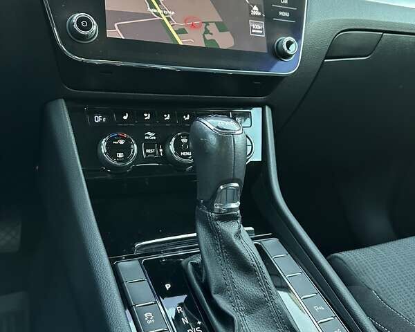 Коричневий Шкода Суперб, об'ємом двигуна 1.97 л та пробігом 197 тис. км за 18750 $, фото 73 на Automoto.ua