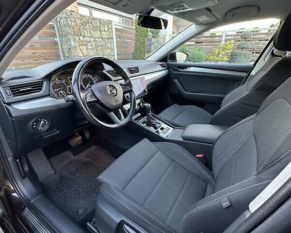 Коричневий Шкода Суперб, об'ємом двигуна 1.97 л та пробігом 197 тис. км за 18750 $, фото 97 на Automoto.ua