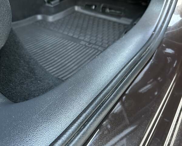 Коричневий Шкода Суперб, об'ємом двигуна 1.97 л та пробігом 197 тис. км за 18750 $, фото 131 на Automoto.ua