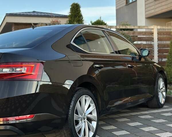 Коричневий Шкода Суперб, об'ємом двигуна 1.97 л та пробігом 197 тис. км за 18750 $, фото 42 на Automoto.ua