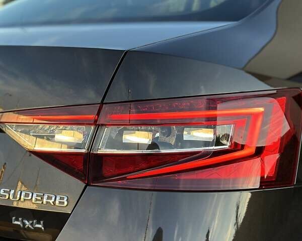 Коричневий Шкода Суперб, об'ємом двигуна 1.97 л та пробігом 197 тис. км за 18750 $, фото 48 на Automoto.ua