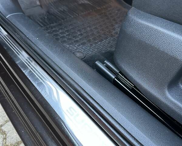 Коричневий Шкода Суперб, об'ємом двигуна 1.97 л та пробігом 197 тис. км за 18750 $, фото 106 на Automoto.ua