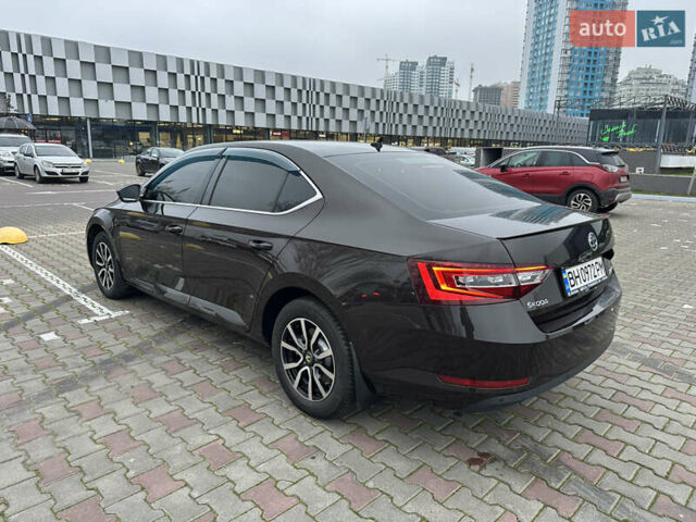 Коричневый Шкода Суперб, объемом двигателя 1.8 л и пробегом 83 тыс. км за 18900 $, фото 2 на Automoto.ua