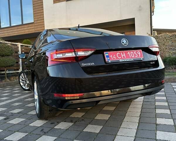 Коричневий Шкода Суперб, об'ємом двигуна 1.97 л та пробігом 197 тис. км за 18750 $, фото 56 на Automoto.ua